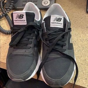 New balance black and white shoes
